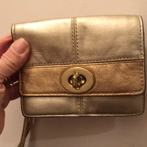 Gold Coach crossbody small bag - Picture 7 of 8